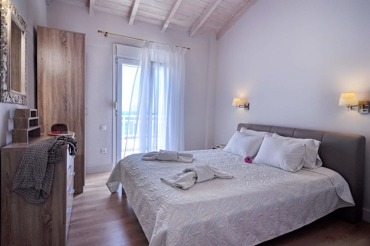 Veroniki Penthouse Deluxe Apartment Agios Ioannis Peristerion Exteriör bild