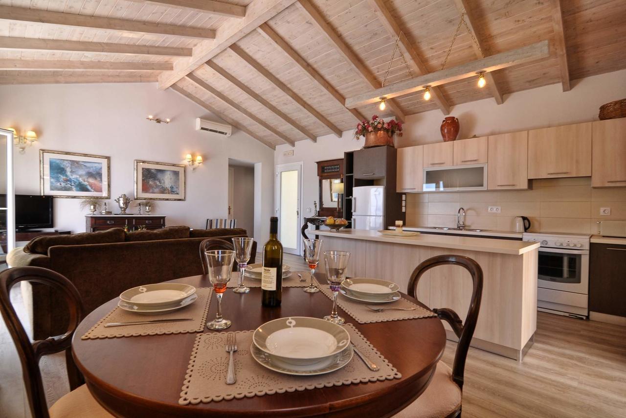 Veroniki Penthouse Deluxe Apartment Agios Ioannis Peristerion Exteriör bild