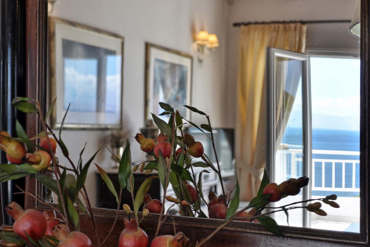 Veroniki Penthouse Deluxe Apartment Agios Ioannis Peristerion Exteriör bild